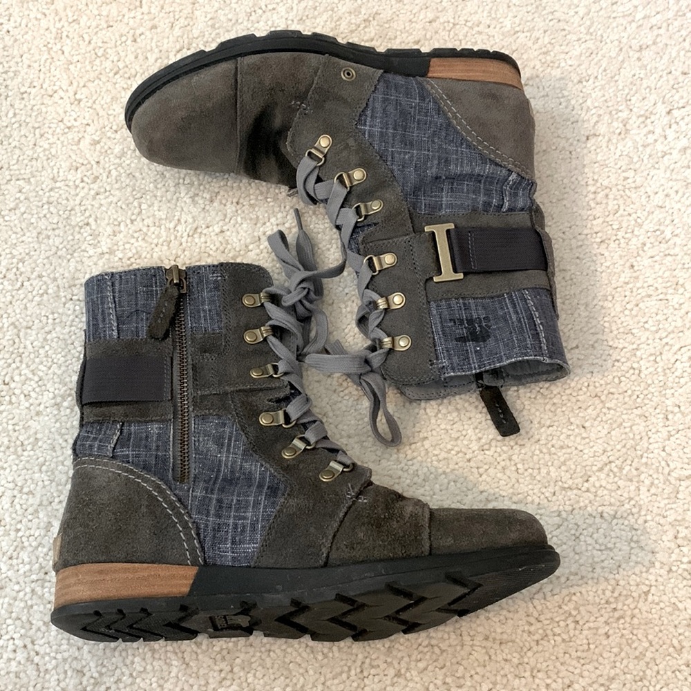 Sorel Fashion Boots, Size 9